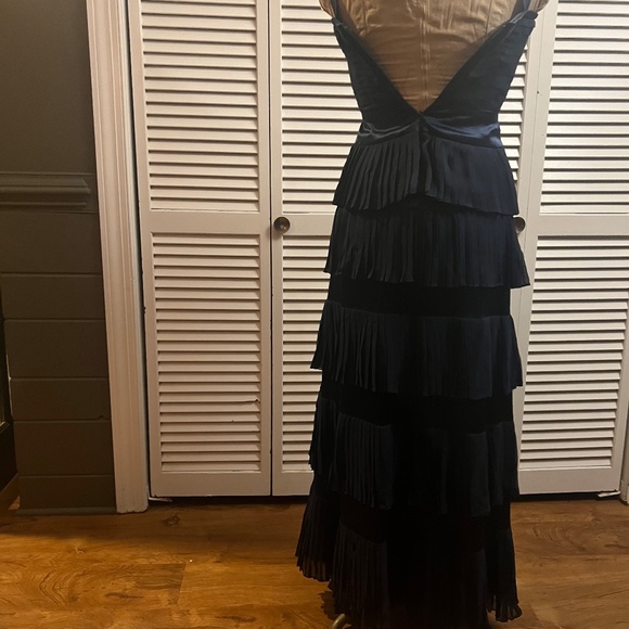 Silk formal navy tiered evening gown - Picture 5 of 8